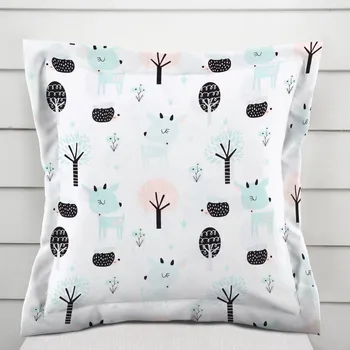 Povlak na dekorativní polštářek Dětský bavlněný povlak na polštář s lemem Sandra SA-369 Koloušci a ježci v lese 50 x 60 cm