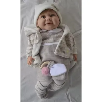 Panenka Realistické miminko holčička Mája v zimním od španělské firmy Marina & Pau (Sugar Winter- 42 cm)