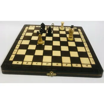 Šachy Dřevěné malé šachy 30x30cm vyřezávané Master of Chess