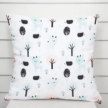 Povlak na polštářek Dětský bavlněný povlak na polštář Sandra SA-369 Koloušci a ježci v lese 60 x 60 cm