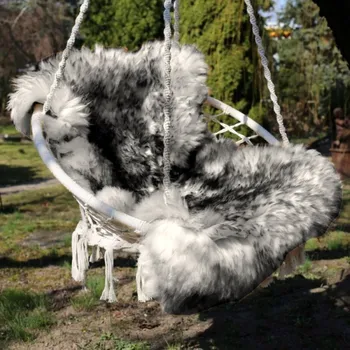 Ovčí rouno Ovčí kožešina žíhaná bíločerná, 100% přírodní, délka 111-125 cm