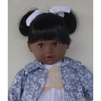 Panenka Snědá realistická panenka- Tina v riflové košili od španělské firmy Marina & Pau (Tina Jeans - 42 cm - balená v sáčku)