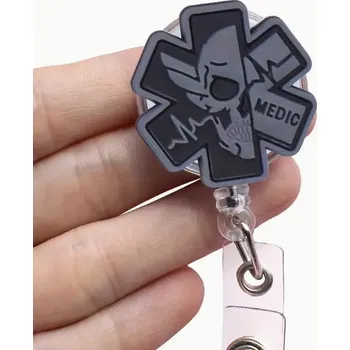 Obal na doklad Lebka Medic - navíjecí průkazová spona na ID Kartu Barva: černá