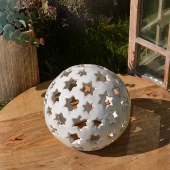 Zahradní dekorace Keramická koule na svíčku s hvězdami 15 cm Motiv: Bílá