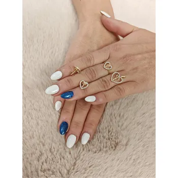 Přívěsek Zlatý přívěsek, náušnice, s písmenkem T v srdci Velikost prstenu: 54, Váha: 0,93 g, Ryzost: 14kt (585/1000)