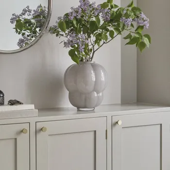 Lampička Váza AYTM Uva, Ø 32 cm, holubičí šeď, sklo foukané do úst holubičí šedá - Doprava zdarma