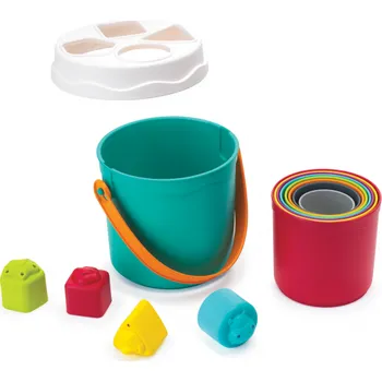 Stohovací kelímky v kyblíku