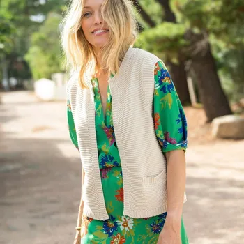 Dámská vesta Vesta z vroubkovaného úpletu režná 52