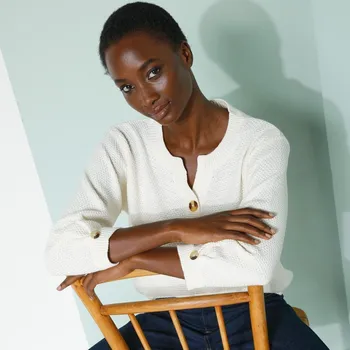 Dámský svetr Pulovr s výstřihem na knoflíky a 3/4 rukávy režná 38/40