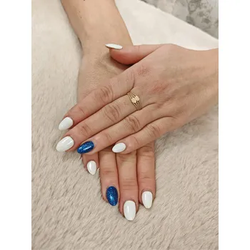 Prsten Zlatý dámský prsten lemované srdce Velikost prstenu: 52, Váha: 1,22 g, Ryzost: 14kt (585/1000)