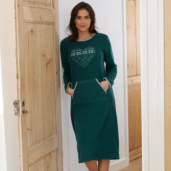 Dámské noční prádlo Fleecová noční košile s našitým srdcem jedlová 38/40