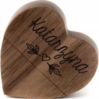 USB flash disk DÁREK USB flash disk GRAVÍROVANÉ SRDCE Dřevěný 8 GB USB 2.0 JMÉNO JMÉNA JMÉN