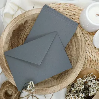 Obálka Barevná obálka B6 125 x 176 mm, 1 kus, s klopou, barva antracit, gramáž 140 g