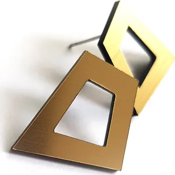 Náušnice SKEWED GEOMETRY gold LIMITED naušnice zlaté
