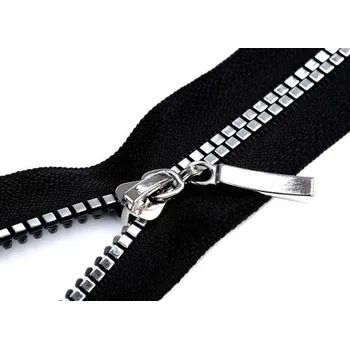 Zip Zip kostěný, dělitelný, černý, 5mm, 40cm délka, stříbrná kostka