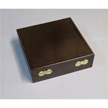 Dárková krabička Dřevěná dárková krabička lakovaná hnědá