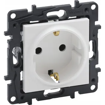 Elektrická zásuvka Jednoduchá elektrická zásuvka do zdi Niloe Step Legrand 863120 bílá