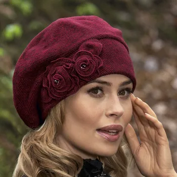 Čepice KRUMLOVANKA Dámská čepice W-0049/Z4P červeno šedá