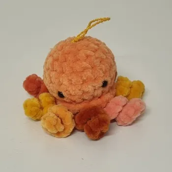 Háčkovaný přívěsek na klíče - chobotnička Barva: Oranžová