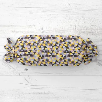 Dekorativní polštářek Polštář válec bonbon Sandra SA-218 Žluto-hnědo-růžové trojúhelníčky 15x40 cm