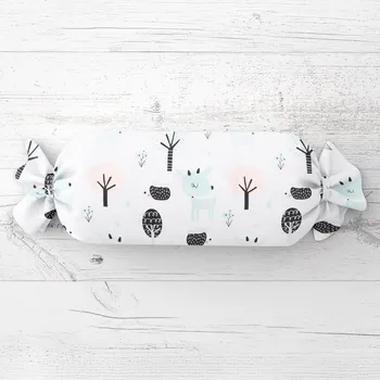 Dekorativní polštářek Dětský polštář válec bonbon Sandra SA-369 Koloušci a ježci v lese 15x60 cm