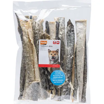 Pamlsek pro psa 150g Karlie lososová kůže