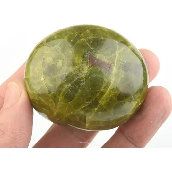 Sběratelství Hladký kámen opál zelený 122g (Madagaskar)