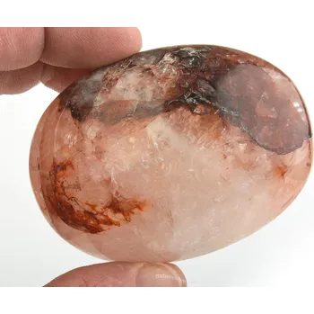 Přírodní kámen Leštěný kámen hematit v křišťálu 181g z Madagaskaru