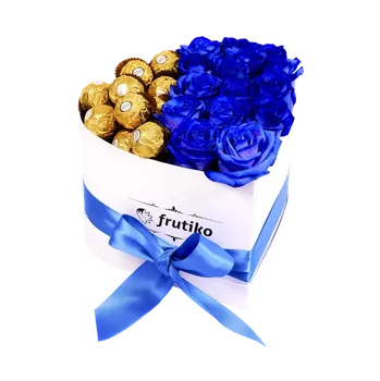 umělá květina Bílé srdce Modré růže + Ferrero Rocher 15 růží + 20 bonbonů