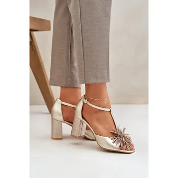 Dámské sandále Kožené sandály na podpatku s ozdobou Laura Messi 2758 Barva: Zlatá, Velikost: 36