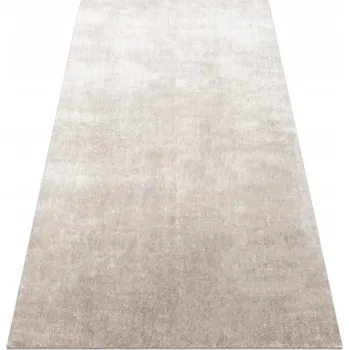 Koberec Koberec DO OBÝVÁKU HLADKÝ stříbrný plyšový IMITACE KRÁLIČÍ KOŽEŠINY 80x150 cm