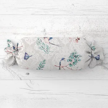 Dekorativní polštářek Polštář válec bonbon Sandra SA-471 Vlaštovky s motýlky na světle šedém ornamentu 15x60 cm