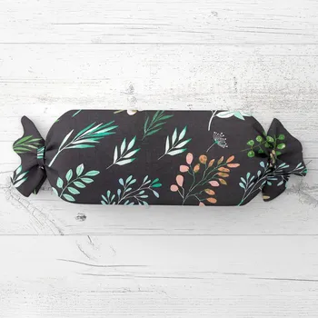 Dekorativní polštářek Polštář válec bonbon Sandra SA-556 Větvičky s lístky na černém 15x60 cm
