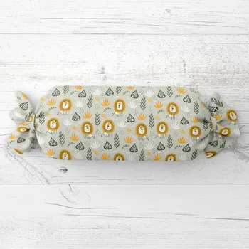 Dekorativní polštářek Dětský polštář válec bonbon Sandra SA-565 Lvi na šedém 15x80 cm