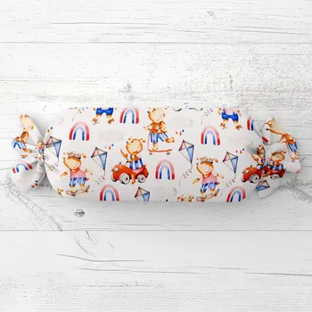 Dekorativní polštářek Dětský polštář válec bonbon Sandra SA-521 Modro-červení pejsci s auty na bílém 15x60 cm