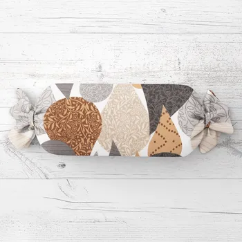 Dekorativní polštářek Polštář válec bonbon Sandra SA-507 Hnědo-šedé kapky s ornamenty 15x40 cm