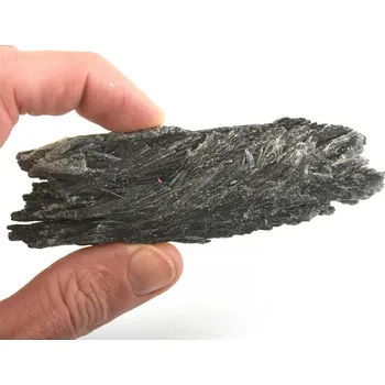 Přírodní kámen Krystal kyanit disten černý (69g)