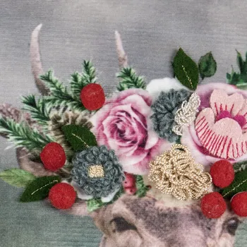 Dekorativní polštářek Šedý sametový polštář s jelenem a květy Fleury Deer - 45*45*10cm