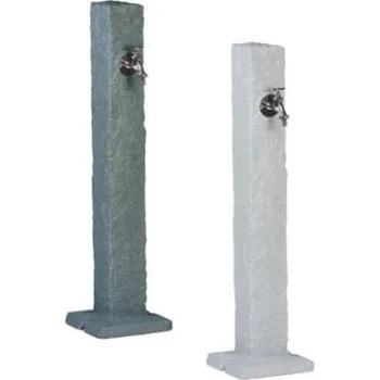 Sloupky s vodovodním kohoutkem