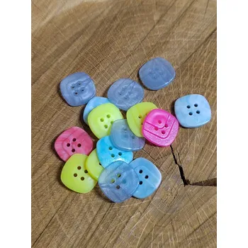 Knoflík Knoflík plastový tvar čtverce mix barev 10 ks