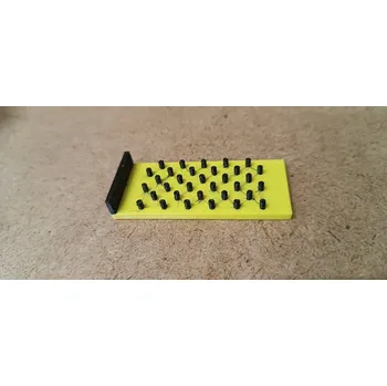 Pomůcka na čištění tunýlků ke krmítku Ještěd