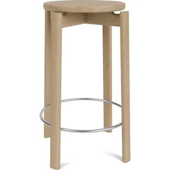 Barová židle Audo Copenhagen, Barová židlička Passage přírodní dub se stříbrnou opěrkou na nohy 65 cm - Formadore