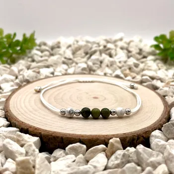 Náramek Certom Provázkový náramek s unakitem, magnezitem a stříbrnými komponenty 0130