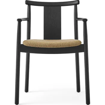 Jídelní židle Audo Copenhagen, Židle Merkur černý dub s područkami s čalouněným sedákem světle hnědá - Formadore