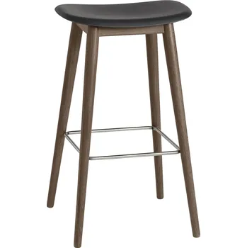 Barová židle Muuto, Barová židlička Fiber na tmavých dřevěných nožkách 75 cm černá - Formadore
