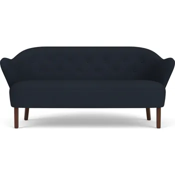 Pohovka Audo Copenhagen, Dvoumístná pohovka Ingeborg na tmavých dubových nožkách tmavomodrá - Formadore