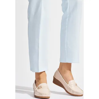 Dámské mokasíny Béžové dámské mokasíny se sponou JU057BE Velikost: 38