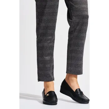 Dámské mokasíny Černé dámské mokasíny se sponou JU057B Velikost: 40