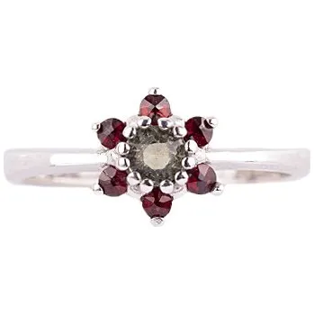 Prsten granát - stříbrný prsten - květina (3007V) Velikost: 62, povrchová úprava: rhodiované