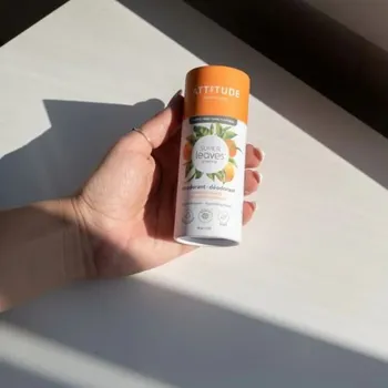 Přírodní tuhý deodorant ATTITUDE Super leaves - pomerančové listy 85g
